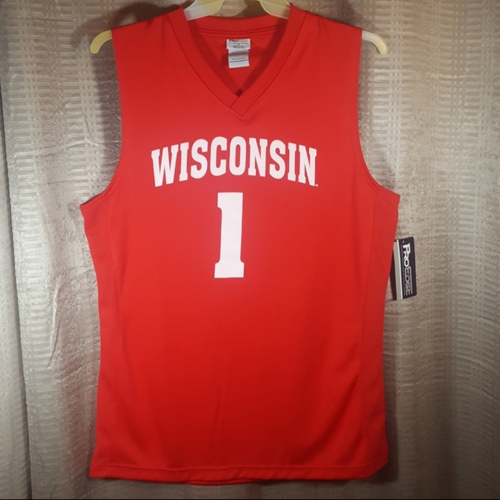 🎁NWT Wisconsin Badgers athletic tank top